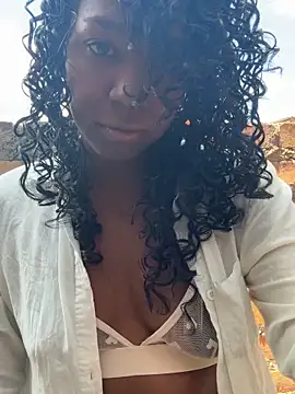 Snapshot of maryjane_ebony chatting on 22, 4, 2026 maryjane ebony online show from 22, 4, 2026