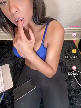 Snapshot of Mmmmadsss chatting on 24, 5, 2026 Mmmmadsss online show from 24, 5, 2026