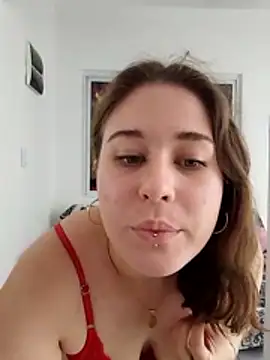 Snapshot of beluve_l chatting on 15, 4, 2026 beluve l online show from 15, 4, 2026