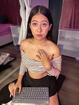 Snapshot of Lunaliaa_ chatting on 12, 3, 2026 Lunaliaa online show from 12, 3, 2026