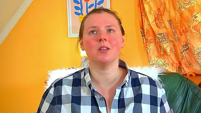 Snapshot of MelodyMoores chatting on 1, 4, 2026 MelodyMoores online show from 1, 4, 2026