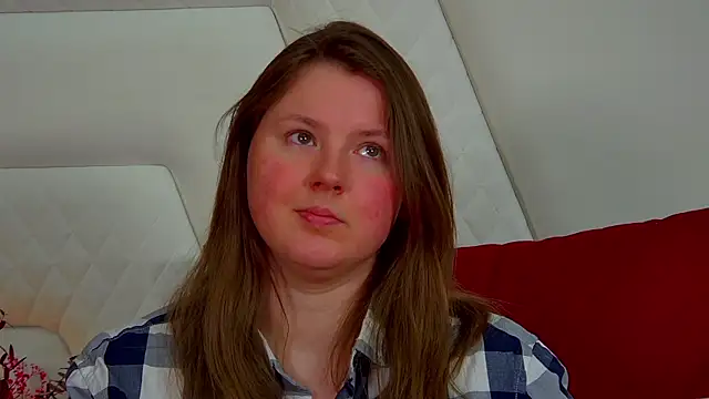 Snapshot of MelodyMoores chatting on 6, 4, 2026 MelodyMoores online show from 6, 4, 2026