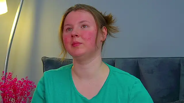 Snapshot of MelodyMoores chatting on 24, 4, 2026 MelodyMoores online show from 24, 4, 2026