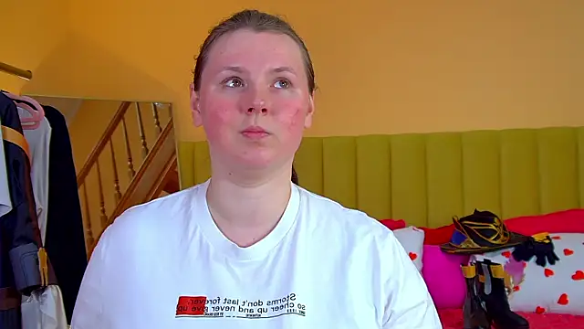 Snapshot of MelodyMoores chatting on 25, 4, 2026 MelodyMoores online show from 25, 4, 2026