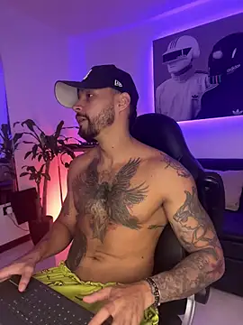 Snapshot of NikoHank_ chatting on 1, 4, 2026 NikoHank online show from 1, 4, 2026