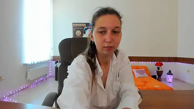 Snapshot of Ellina_Star chatting on 18, 7, 2026 Ellina Star online show from 18, 7, 2026