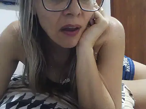 Snapshot of VibeProibida chatting on 5, 3, 2026 VibeProibida online show from 5, 3, 2026