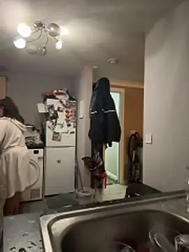 Snapshot of CurvyCatx chatting on 9, 4, 2026 CurvyCatx online show from 9, 4, 2026