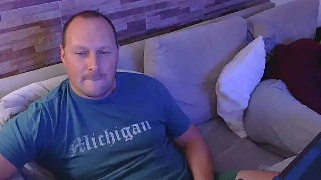 lustonfan online show from 17, 4, 2026