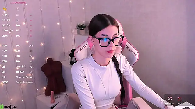 Snapshot of LunaRossaa chatting on 16, 3, 2026 LunaRossaa online show from 16, 3, 2026