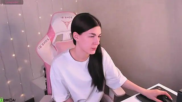 Snapshot of LunaRossaa chatting on 1, 4, 2026 LunaRossaa online show from 1, 4, 2026