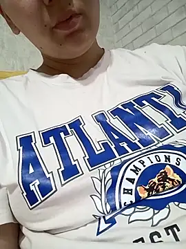 Emi hot1 online show from 5, 3, 2026