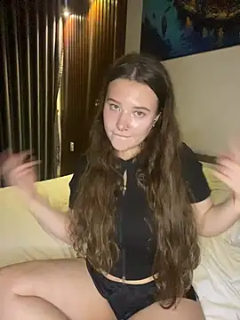 Snapshot of KristieKitty chatting on 5, 4, 2026 KristieKitty online show from 5, 4, 2026