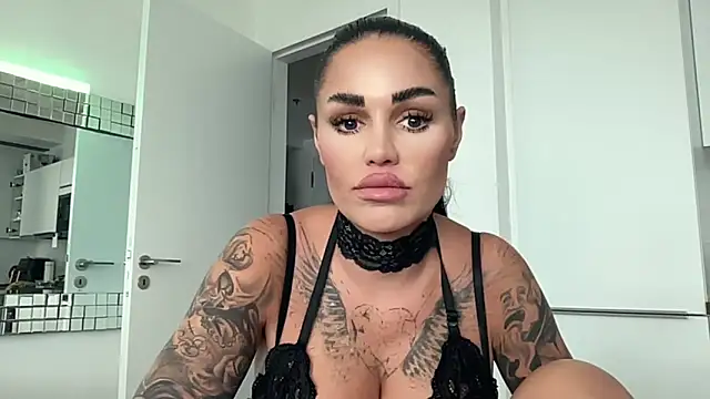 Snapshot of AMBER_HARD chatting on 2, 4, 2026 AMBER HARD online show from 2, 4, 2026