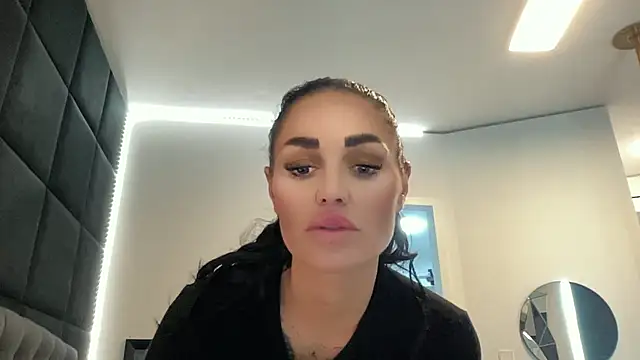 Snapshot of AMBER_HARD chatting on 17, 4, 2026 AMBER HARD online show from 17, 4, 2026