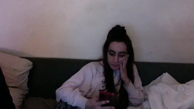 Snapshot of chiara-mario chatting on 4, 4, 2026 chiara-mario online show from 4, 4, 2026