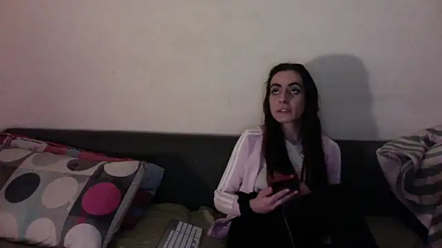 Snapshot of chiara-mario chatting on 10, 4, 2026 chiara-mario online show from 10, 4, 2026