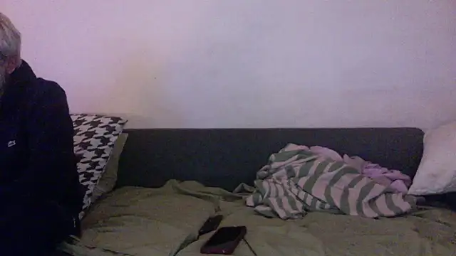 Snapshot of chiara-mario chatting on 18, 4, 2026 chiara-mario online show from 18, 4, 2026