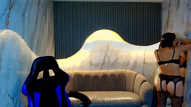 Snapshot of candy_sky_r chatting on 28, 3, 2026 candy sky r online show from 28, 3, 2026