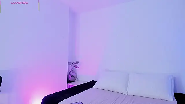 Snapshot of Eve-01 chatting on 20, 4, 2026 Eve-01 online show from 20, 4, 2026