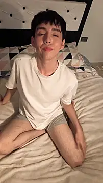 Snapshot of Lucca__555 chatting on 16, 4, 2026 Lucca 555 online show from 16, 4, 2026