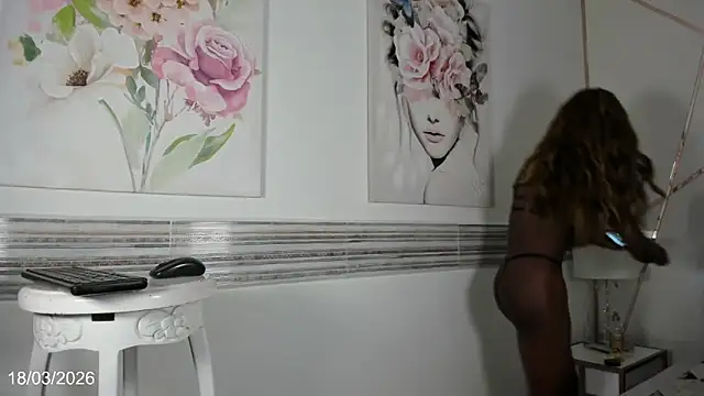 Snapshot of kristen-thomson chatting on 8, 4, 2026 kristen-thomson online show from 8, 4, 2026