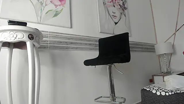 Snapshot of kristen-thomson chatting on 25, 4, 2026 kristen-thomson online show from 25, 4, 2026