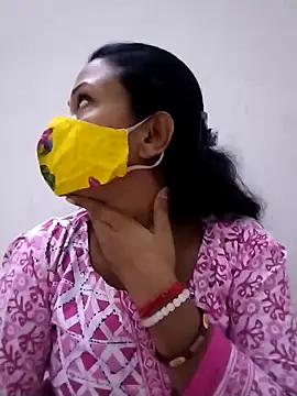 Snapshot of angelmoumita chatting on 9, 4, 2026 angelmoumita online show from 9, 4, 2026