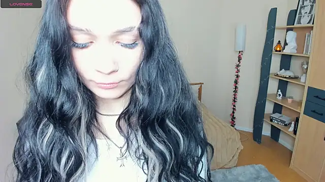 Snapshot of LynnCiprian chatting on 15, 4, 2026 LynnCiprian online show from 15, 4, 2026