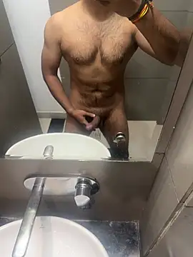 Snapshot of Vibrator2509 chatting on 5, 4, 2026 Vibrator2509 online show from 5, 4, 2026