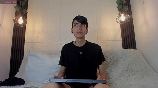 Snapshot of dave_925_ chatting on 12, 3, 2026 dave 925 online show from 12, 3, 2026