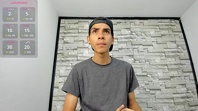 Snapshot of dave_925_ chatting on 8, 4, 2026 dave 925 online show from 8, 4, 2026