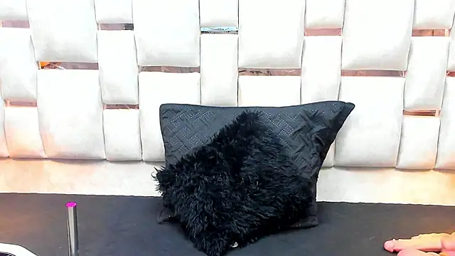 Snapshot of Milf_Drip chatting on 20, 4, 2026 Milf Drip online show from 20, 4, 2026