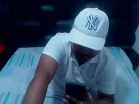 Snapshot of XNoahDeepThroatX chatting on 27, 3, 2026 XNoahDeepThroatX online show from 27, 3, 2026