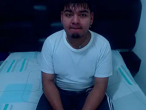 Snapshot of XNoahDeepThroatX chatting on 15, 4, 2026 XNoahDeepThroatX online show from 15, 4, 2026