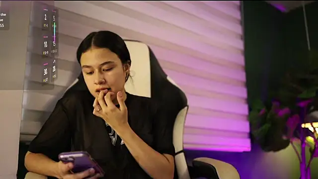 Snapshot of Danaa_Rousee_ chatting on 4, 4, 2026 Danaa Rousee online show from 4, 4, 2026