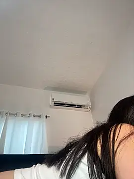 Cristal Williams online show from 4, 4, 2026