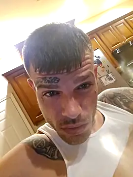 Snapshot of CrystalNBubba chatting on 5, 3, 2026 CrystalNBubba online show from 5, 3, 2026