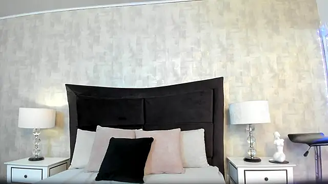 Snapshot of CynthiaMore chatting on 17, 4, 2026 CynthiaMore online show from 17, 4, 2026