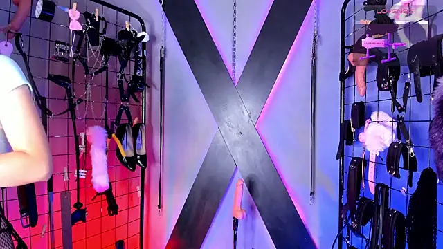 Snapshot of Cinthia_Iris_BDSM chatting on 21, 3, 2026 Cinthia Iris BDSM online show from 21, 3, 2026