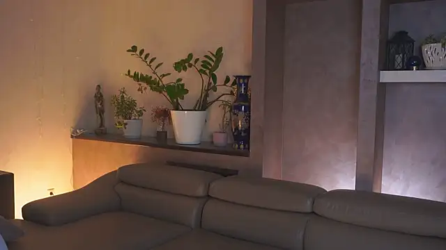 Snapshot of YvetteMilbrett chatting on 10, 4, 2026 YvetteMilbrett online show from 10, 4, 2026