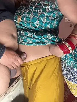 Snapshot of your_bhabhi_love chatting on 23, 4, 2026 your bhabhi love online show from 23, 4, 2026