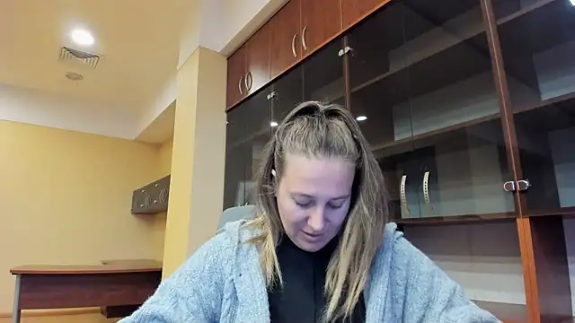 Snapshot of Nionelly chatting on 1, 4, 2026 Nionelly online show from 1, 4, 2026