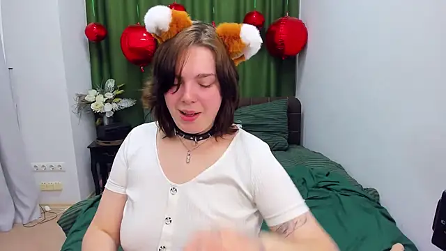 Snapshot of DanielaHot4u chatting on 5, 4, 2026 DanielaHot4u online show from 5, 4, 2026