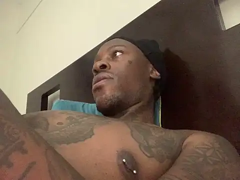 Snapshot of bigyenwood chatting on 24, 4, 2026 bigyenwood online show from 24, 4, 2026