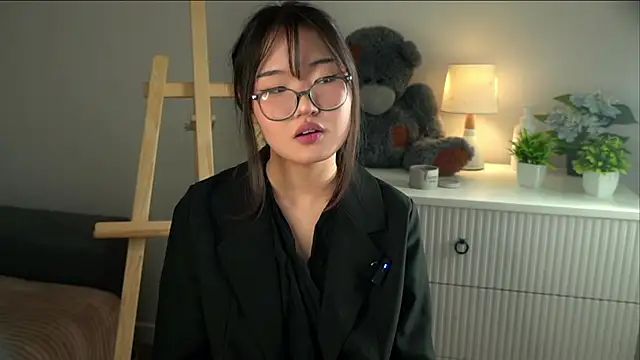 Snapshot of NelleMihalko chatting on 12, 3, 2026 NelleMihalko online show from 12, 3, 2026