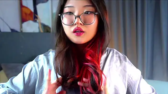 Snapshot of NelleMihalko chatting on 10, 4, 2026 NelleMihalko online show from 10, 4, 2026