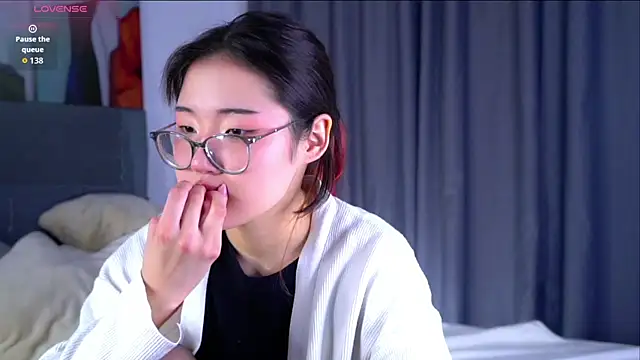 Snapshot of NelleMihalko chatting on 15, 4, 2026 NelleMihalko online show from 15, 4, 2026