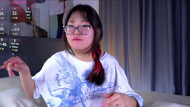 Snapshot of NelleMihalko chatting on 16, 4, 2026 NelleMihalko online show from 16, 4, 2026