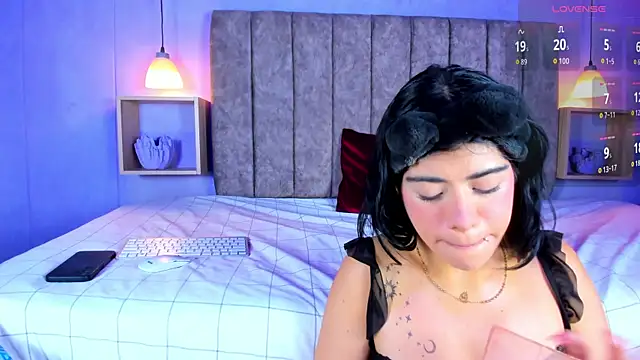 Zoe Axel1 online show from 18, 4, 2026